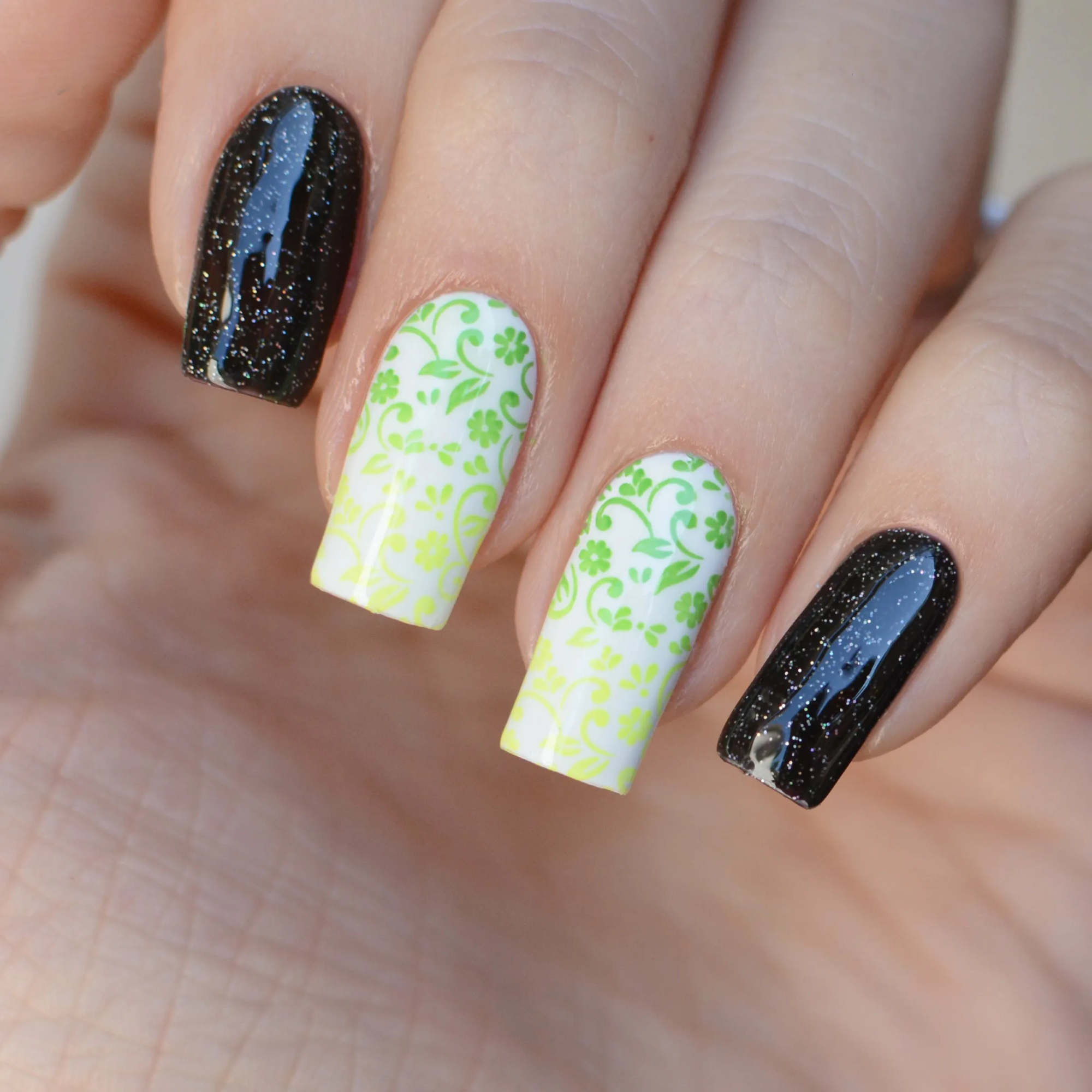 Into the Shadows - Esmalte permanente - Imagen 2